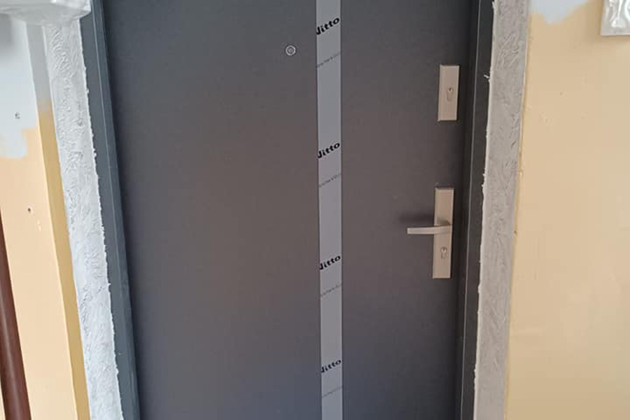 Drzwi wejściowe KMT